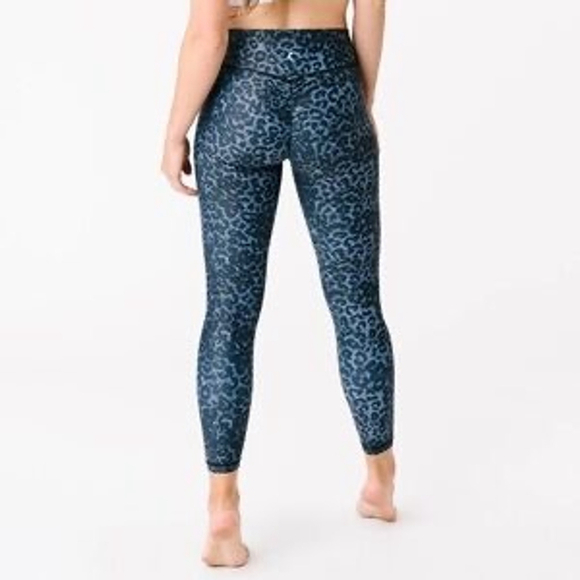 Zyia Active Pants - Zyia Active Stone Leopard
Scrunchy Light N Luxe Leggings 2